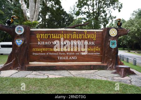 Cartello per il Parco Nazionale di Khao Yai, provincia di Nakhon Ratchasima, Thailandia Foto Stock