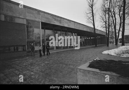 Attuale 06 - 2 - 1974: Cultura per allIt è costato 27 milioni di NOK, l'Ibsenhuset a Skien. Un edificio per il concetto esteso di cultura. Con spazio per ogni tipo di attività. Una casa per bambini, adolescenti e adulti. Un posto dove stare, che attrae. Foto: Aage Storløkken / Aktuell / NTB ***FOTO NON ELABORATA*** questo testo è stato tradotto automaticamente! Foto Stock