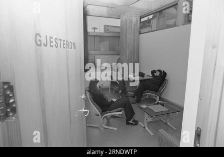 Attuale 06 - 2 - 1974: Cultura per allIt è costato 27 milioni di NOK, l'Ibsenhuset a Skien. Un edificio per il concetto esteso di cultura. Con spazio per ogni tipo di attività. Una casa per bambini, adolescenti e adulti. Un posto dove stare, che attrae. Foto: Aage Storløkken / Aktuell / NTB ***FOTO NON ELABORATA*** questo testo è stato tradotto automaticamente! Foto Stock