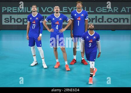 Francia squadra di pallavolo durante una chiamata di revisione . Campionato del mondo di pallavolo 2022. Quarti di finale. Foto Stock