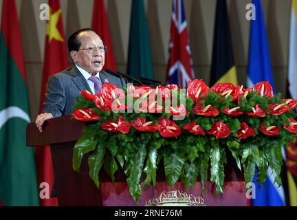 (160612) -- KUNMING, 12 giugno 2016 -- il vice primo ministro cambogiano Hor Namhong affronta la cerimonia di apertura della quarta esposizione Cina-Asia meridionale a Kunming, capitale della provincia dello Yunnan della Cina sud-occidentale, 12 giugno 2016. ) (Zwx) CHINA-KUNMING-CHINA-SOUTH ASIA EXPO-CAMBODIA-HOR NAMHONG(CN) LinxYiguang PUBLICATIONxNOTxINxCHN 160612 Kunming 12 giugno 2016 Vice primi Ministri cambogiani Hor Namhong affronta la cerimonia di apertura della quarta esposizione Cina Sud Asia a Kunming capitale della provincia dello Yunnan 12 giugno 2016 zwx China Kunming China South Asia EXPO Cambogia Hor Foto Stock