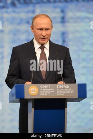 (160617) -- ST. PIETROBURGO, 17 giugno 2016 - il presidente russo Vladimir Putin parla durante la 20esima St Forum economico internazionale di Pietroburgo a St. Pietroburgo, Russia, il 17 giugno 2016. Evgeny Sinitsyn) RUSSIA-ST. PETERSBURG-SPIEF-VLADIMIR PUTIN Sputnik PUBLICATIONxNOTxINxCHN 160617 San Pietroburgo 17 giugno 2016 il presidente russo Vladimir Putin parla durante il 20 ° Forum economico internazionale di San Pietroburgo a San Pietroburgo in Russia IL 17 giugno 2016 Evgeny Sinitsyn Russia San Pietroburgo SPIEF Vladimir Putin Sputnik PUBLICATIONxNOTxINxCHN Foto Stock