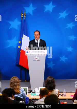 (160629) -- BRUXELLES, 29 giugno 2016 -- il presidente francese Francois Hollande partecipa a una conferenza stampa presso la sede centrale dell'UE a Bruxelles, in Belgio, il 29 giugno 2016. Mercoledì il presidente del Consiglio europeo Donald Tusk ha dichiarato che i leader dei 27 paesi dell'Unione europea non britannici hanno convenuto che non avrebbero concesso alla Gran Bretagna l'accesso al mercato unico del blocco se la Gran Bretagna non avesse accettato le norme dell'UE sulla libera circolazione. ) VERTICE BELGIO-BRUXELLES-UE GongxBing PUBLICATIONxNOTxINxCHN 160629 Bruxelles giugno 29 2016 il presidente francese Francois Hollande partecipa a una conferenza stampa PRESSO la sede centrale dell'UE a Bruxelles Foto Stock