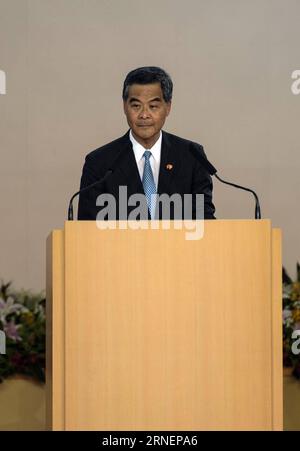 (160701) -- HONG KONG, 1° luglio 2016 -- l'amministratore delegato della regione amministrativa speciale di Hong Kong Leung Chun-Ying si rivolge a un cocktail party per celebrare il 19° anniversario dell'istituzione della regione amministrativa speciale di Hong Kong presso l'Hong Kong Convention and Exhibition Center di Hong Kong, Cina meridionale, 1° luglio 2016. ) (Ry) CINA-HONG KONG-RETURN-19TH ANNIVERSARY(CN) LuixSiuxWai PUBLICATIONxNOTxINxCHN 160701 Hong Kong 1 luglio 2016 Hong Kong Special Administrative Region HKSAR l'amministratore delegato Leung Chun Ying si rivolge a un cocktail Party in occasione del 19° anniversario dell'istituzione della regione amministrativa speciale della regione amministrativa speciale della regione amministrativa speciale della regione amministrativa speciale di Hong KSAR a Hong Kon Foto Stock