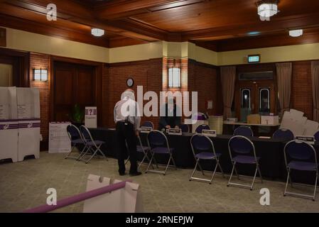 Parlamentswahl in Australien (160701) -- CANBERRA, July 1, 2016 -- Staff of Old Parliament House prepare for the next day s voting in Canberra, Australia, July 1, 2016. Australians will head to the polls on July 2, 2016 for the federal election. All the 150 House of Representative seats and 76 Senator seats will be decided. ) AUSTRALIA-CANBERRA-POLLING-PREPARATION JustinxQian PUBLICATIONxNOTxINxCHN   Parliamentary election in Australia 160701 Canberra July 1 2016 Staff of Old Parliament House prepare for The Next Day S Voting in Canberra Australia July 1 2016 Australians will Head to The Polls Stock Photo