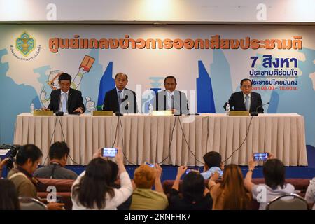 (160810) -- BANGKOK, Aug. 10, 2016 -- Thailand s Election Commission announces the result of the referendum during a news conference in Bangkok, Thailand, Aug. 10, 2016. Thailand s Election Commission said on Wednesday a draft constitution was approved in the country s second-ever national referendum, as 61.35 percent and 58.07 percent of Thais voted Yes to the new charter and an additional question, respectively. ) (zjy) THAILAND-BANGKOK-DRAFT CONSTITUTION-REFERENDUM-APPROVAL LixMangmang PUBLICATIONxNOTxINxCHN   160810 Bangkok Aug 10 2016 Thai country S ELECTION Commission announces The Resul Stock Photo
