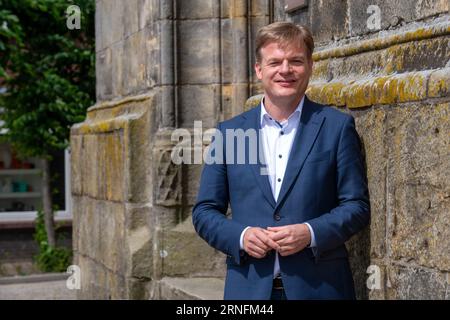 ENSCHEDE, PAESI BASSI - JUL 05, 2020: Il politico olandese Pieter Omtzigt è il politico più popolare nella camera dei rappresentanti. Foto Stock