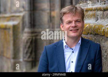 ENSCHEDE, PAESI BASSI - JUL 05, 2020: Il politico olandese Pieter Omtzigt è il politico più popolare nella camera dei rappresentanti. Foto Stock