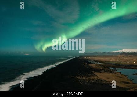 aurora boreale (aurora boreale) sulla costa meridionale dell'Islanda. Foto Stock