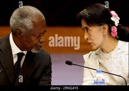 (160905) -- YANGON, 5 settembre 2016 -- il consigliere di Stato del Myanmar Aung San Suu Kyi (R) parla con l'ex segretario generale delle Nazioni Unite Kofi Annan durante la riunione al National Reconciliation and Peace Center (NRPC) a Yangon, Myanmar, 5 settembre 2016. )(ZCC) MYANMAR-YANGON-AUNG SAN SUU KYI-KOFI ANNAN-MEETING UXAUNG PUBLICATIONXNOTXINXCHN Foto Stock