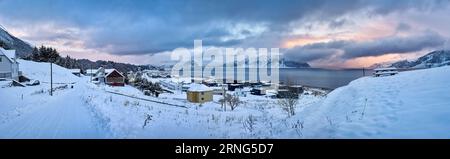 Panorama al tramonto su Godøy, Ålesund, Norvegia Foto Stock
