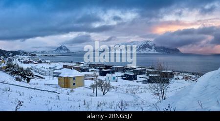 Panorama al tramonto su Godøy, Ålesund, Norvegia Foto Stock