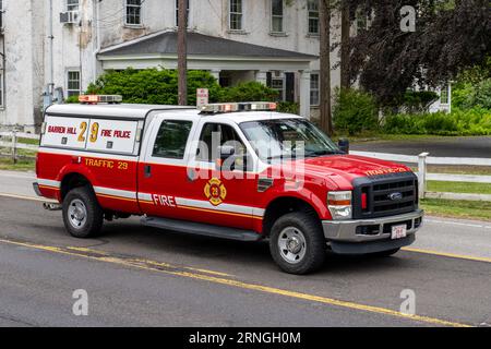 Fort Washington, PA - 3 giugno 2023: Il veicolo Barren Hill Fire Police Traffic 29 è un Ford F350 6,4 L diesel del 2008 per il fuoco volontario di Barren Hill Foto Stock