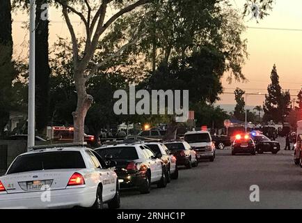 USA - Schießerei in Kalifornien vor einem Wahllokal in Asuza (161109) -- LOS ANGELES, Nov. 9, 2016 -- Police cars gather at the site of shooting near a polling station in Asuza, California, the United States, on Nov. 8, 2016. One person was killed and two others were critically injured in the shooting incident outside a polling location in Asuza, police said. ) (hy) U.S.-CALIFORNIA-ASUZA-SHOOTING HuangxChao PUBLICATIONxNOTxINxCHN   USA Shooting in California before a Polling station in   Los Angeles Nov 9 2016 Police Cars gather AT The Site of Shooting Near a Polling Station in  California The Stock Photo