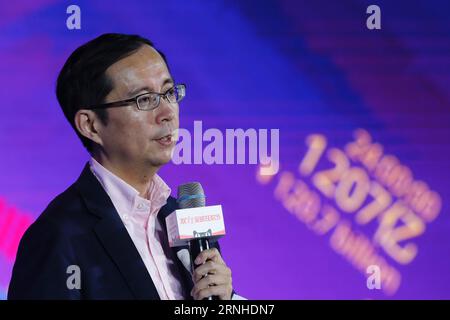 Alibaba feiert Umsatzrekord am Singles Day SHENZHEN, Nov. 11, 2016 -- Zhang Yong, CEO of the nation s e-commerce giant Alibaba speaks in front of a giant screen displaying total gross merchandise volume (GMV) of Alibaba s online marketplace Tmall for Singles Day shopping spree in Shenzhen, south China s Guangdong Province, Nov. 11, 2016. By 0 o clock on Saturday, the total GMV of Tmall during Singles Day has exceeded 120.7 billion yuan (about 17.78 billion U.S. dollars). )(zhs) CHINA-ALIBABA-TMALL-ONLINE SHOPPING-SINGLES DAY (CN) ShenxBohan PUBLICATIONxNOTxINxCHN   Alibaba celebrate Sales Reco Stock Photo