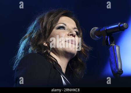 La cantante Martina McBride si esibisce durante il quarto ACM Party for A cause Festival al MGM Festival Grounds il 1 aprile 2016 a Las Vegas, Nevada. USA - 2016 - 4° ACM Party for A cause Festival A Las Vegas - Day 1 DebbyxWong PUBLICATIONxNOTxINxCHN Singer Martina McBride si esibisce durante il 4° ACM Party for a cause Festival AL MGM Festival Grounds IL 1° aprile 2016 a Las Vegas Nevada USA 2016 4° ACM Party for a cause Festival in Las Vegas Day 1 PUBLICATIONxNOTxINxCHN Foto Stock