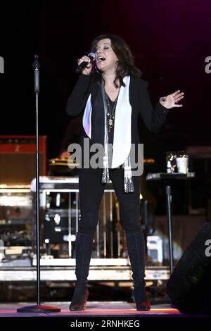 La cantante Martina McBride si esibisce durante il quarto ACM Party for A cause Festival al MGM Festival Grounds il 1 aprile 2016 a Las Vegas, Nevada. USA - 2016 - 4° ACM Party for A cause Festival A Las Vegas - Day 1 DebbyxWong PUBLICATIONxNOTxINxCHN Singer Martina McBride si esibisce durante il 4° ACM Party for a cause Festival AL MGM Festival Grounds IL 1° aprile 2016 a Las Vegas Nevada USA 2016 4° ACM Party for a cause Festival in Las Vegas Day 1 PUBLICATIONxNOTxINxCHN Foto Stock