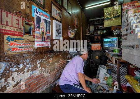 (161204) -- BANGKOK, Dec. 4, 2016 -- An image of Thailand s new King Maha Vajiralongkorn (L) is seen hanging on the wall along with images of the late King Bhumibol Adulyadej at a resident s house in Bangkok, Thailand, Dec. 4, 2016. Images of Thailand s new King Maha Vajiralongkorn have received more public exposure since his ascension to the throne late on Dec. 1, 2016. ) (sxk) THAILAND-BANGKOK-NEW KING-IMAGES LixMangmang PUBLICATIONxNOTxINxCHN   Bangkok DEC 4 2016 to Image of Thai country S New King Maha Maha Vajiralongkorn l IS Lakes Hanging ON The Wall Along With Images of The Late King Bh Stock Photo