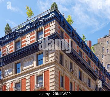 Upper West Side: Saxony è un edificio di appartamenti di riferimento al 250 West 82nd Street progettato da Emery Roth e costruito nel 1900. Foto Stock