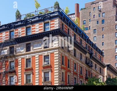 Upper West Side: Saxony è un edificio di appartamenti di riferimento al 250 West 82nd Street progettato da Emery Roth e costruito nel 1900. Foto Stock