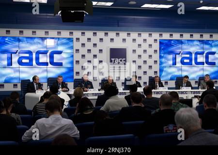 (161229) -- MOSCOW, Dec. 29, 2016 -- Members of the government commission to investigate the Defense Ministry s Tu-154 plane crash hold a news conference in Moscow, Russia, on Dec. 29, 2016. Russian rescuers have finished the main stage of the search operation at the plane s crash site. )(yk) RUSSIA-MOSCOW-TU-154-INVESTIGATION BaixXueqi PUBLICATIONxNOTxINxCHN   Moscow DEC 29 2016 Members of The Government Commission to Investigate The Defense Ministry S TU 154 Plane Crash Hold a News Conference in Moscow Russia ON DEC 29 2016 Russian Rescue have finished The Main Stage of The Search Operation Stock Photo