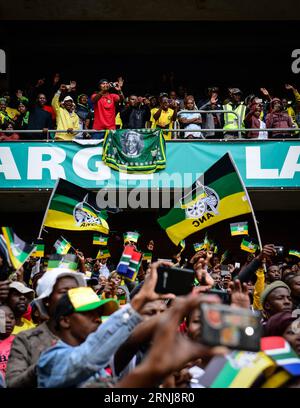 Südafrika: ANC feiert a Soweto 105. Gründungstag (170108) -- JOHANNESBURG, 8 gennaio 2017 -- i membri dell'African National Congress (ANC) si riuniscono per celebrare il 105° anniversario dell'istituzione dell'ANC allo Stadio di Orlando, Soweto, a sud-ovest di Johannesburg, in Sudafrica, l'8 gennaio, 2017. il partito di governo del Sud Africa l'ANC ha celebrato qui il suo 105° compleanno la domenica. ) (lrz) SUDAFRICA-JOHANNESBURG-ANC-105° ANNIVERSARIO ZhaixJianlan PUBLICATIONxNOTxINxCHN Sudafrica ANC festeggia a Soweto 105 compleanno Johannesburg 8 gennaio 2017 membri dell'African National Congress ANC Rally Foto Stock