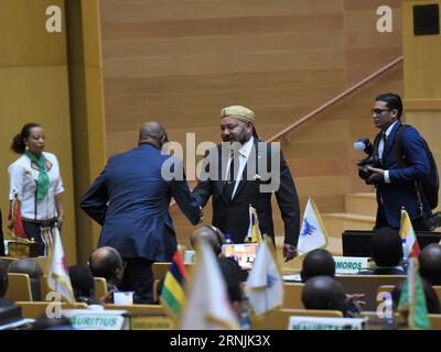 (170131) -- ADDIS ABEBA, 31 gennaio 2017 -- Re Mohammed vi (2nd R) del Marocco partecipa alla cerimonia di chiusura del 28th African Union (UA) summit ad Addis Abeba, capitale dell'Etiopia, il 31 gennaio 2017. Dopo aver lasciato l'organizzazione panafricana tre decenni fa, il Marocco è rientrato nell'Unione africana (UA) martedì durante il vertice. ) ETIOPIA-ADDIS ABEBA-UNIONE AFRICANA-MAROCCO-RIUNIFICAZIONE di LixBaishun PUBLICATIONxNOTxINxCHN Addis Abeba gennaio 31 2017 il re Mohammed vi, 2° r del Marocco, partecipa alla cerimonia DI CHIUSURA del 28° vertice Au dell'Unione africana ad Addis Abeba capitale dell'Etiopia IL 31 2017 gennaio Afte Foto Stock