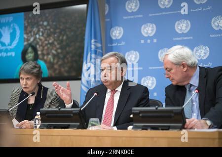 (170222) -- NAZIONI UNITE, 22 febbraio 2017 -- Segretario generale delle Nazioni Unite Antonio Guterres (C), Helen Clark (L), amministratore del programma di sviluppo delle Nazioni Unite, e Stephen o Brien, Sottosegretario generale delle Nazioni Unite per gli affari umanitari e coordinatore degli aiuti di emergenza, partecipano a una conferenza stampa sulla crisi umanitaria in Sud Sudan, Somalia, Yemen e Nigeria nord-orientale, presso la sede delle Nazioni Unite a New York, il 22 febbraio 2017. Oltre 20 milioni di persone in Sudan del Sud, Somalia, Yemen e Nigeria nordorientale stanno affrontando livelli devastanti di insicurezza alimentare, il Segretario generale delle Nazioni Unite Antonio Gut Foto Stock