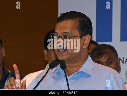 Mumbai, India. 1 settembre 2023. Il primo ministro di Delhi, Arvind Kejriwal, si comporta mentre parla durante la conferenza stampa dell'alleanza INDIANA a Mumbai. La conferenza stampa si è conclusa con un piano per affrontare l'Alleanza Democratica Nazionale (NDA) nelle imminenti elezioni di Lok Sabha che si terranno nel 2024. Credito: SOPA Images Limited/Alamy Live News Foto Stock