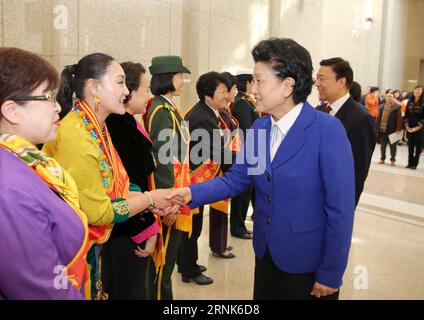 (170308) - PECHINO, 8 marzo 2017 -- il vice primo ministro cinese Liu Yandong e il vicepresidente li Yuanchao incontrano le rappresentanti delle donne che sono state onorate durante una cerimonia per osservare la giornata internazionale della donna e onorare le donne cinesi di risultati eccezionali, a Pechino, capitale della Cina, 8 marzo 2017. ) (Lb) CINA-PECHINO-GIORNATA INTERNAZIONALE DELLE DONNE (CN) YinxGang PUBLICATIONxNOTxINxCHN Pechino 8 marzo 2017 il vice primo ministro cinese Liu Yandong e il vicepresidente hanno lasciato Yuan Chao incontro con rappresentanti delle donne che sono stati onorati durante una cerimonia per osservare la giornata internazionale della donna e L'ONORE Foto Stock