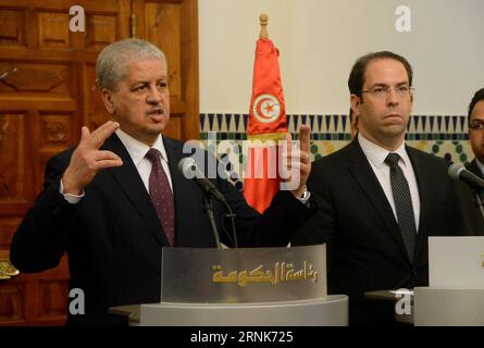 (170309) -- TUNISI, 9 marzo 2017 -- il primo ministro tunisino Youssef Chahed (R) e il primo ministro algerino Abdelmalek Sellal partecipano a una conferenza stampa a Tunisi, in Tunisia, il 9 marzo 2017. Il primo ministro algerino Abdelmalek Sellal e il suo omologo tunisino Youssef Chahed hanno co-presieduto giovedì la 21a sessione dell'alta commissione congiunta tunisino-algerina durante la quale sono stati firmati diversi accordi tra i due paesi vicini. ) TUNISIA-TUNISI-ALGERIA-PM-VISITA AdelxEzzine PUBLICATIONxNOTxINxCHN Tunisi 9 marzo 2017 i primi ministri tunisini Youssef Chahed r e il primo M algerino Foto Stock