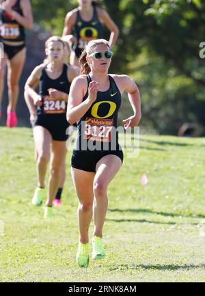 1 settembre 2023: La Senior Katie Clute (3127) dell'Università dell'Oregon vince l'evento Women's 4K al Linfield Harrier Classic NCAA Cross Country Meet al Joe Dancer Park, McMinneville, OREGON. Larry C. Lawson/CSM Credit: Cal Sport Media/Alamy Live News Foto Stock