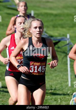 1 settembre 2023: La Senior Allura Markow dell'Università dell'Oregon (3130) gareggia nell'evento 4K femminile al Linfield Harrier Classic NCAA Cross Country Meet al Joe Dancer Park, McMinneville, OREGON. Larry C. Lawson/CSM Credit: Cal Sport Media/Alamy Live News Foto Stock