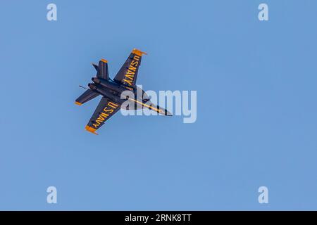 Toronto, Canada, 31 agosto 2023. Un membro della U.S. Navy Blue Angels pratica il volo di un F/A-18 Super Hornet prima del Canadian International Air Show. Colin N. Perkel/Alamy Live News Foto Stock