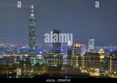 (170329) -- TAIPEI, 29 marzo 2017 -- luci colorate illuminano il centro di Taipei, nel sud-est della Cina, Taiwan, 28 marzo 2017. ) (Ry) CINA-TAIPEI-VISTA NOTTURNA (CN) OuxDongqu PUBLICATIONxNOTxINxCHN Taipei marzo 29 2017 luci colorate illuminano il centro di Taipei nel sud-est della Cina TAIWAN marzo 28 2017 Ry China Taipei Night View CN OuxDongqu PUBLICATIONxNOTxINxCHN Foto Stock