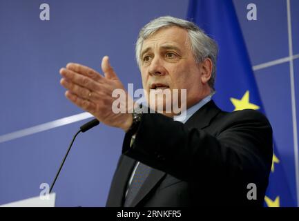 (170329) -- BRUXELLES, 29 marzo 2017 -- il presidente del Parlamento europeo Antonio Tajani interviene durante una conferenza stampa congiunta sulla prima valutazione delle conseguenze dell'attivazione dell'articolo 50 del trattato di Lisbona da parte del governo britannico, al Parlamento europeo a Bruxelles, in Belgio, il 29 marzo 2017. Il Regno Unito mercoledì ha ufficialmente avviato lo storico processo di uscita dall'Unione europea (UE), in quanto la lettera firmata dal primo ministro Theresa May viene inviata ai leader del blocco. ) BELGIO-BRUXELLES-UE-PARLAMENTO-BREXIT YexPingfan PUBLICATIONxNOTxINxCHN Bruxelles marzo 29 2017 Parlamento europeo Foto Stock