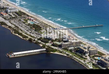 (170402) -- PECHINO, 2 aprile 2017 -- foto aerea scattata il 20 marzo 2017 mostra la vista del club Mar-a-lago a Palm Beach, Florida, Stati Uniti. ) XINHUA PHOTO WEEKLY CHOICES (CN) YinxBogu PUBLICATIONxNOTxINxCHN Pechino 2 aprile 2017 foto aerea scattata IL 20 marzo 2017 mostra The View of Mar a Lago Club A Palm Beach Florida gli Stati Uniti XINHUA Photo Weekly Choices CN YinxBogu PUBLICATIONxNOTxINxCHN Foto Stock