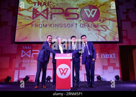 (170511) -- BANGKOK, 11 maggio 2017 -- i rappresentanti dello sviluppatore di software cinese Kingsoft Office lanciano Thai WPS , la versione localizzata della suite per ufficio della società WPS Office , a Bangkok, Thailandia, l'11 maggio 2017. Kingsoft Office ha lanciato a Bangkok la versione tailandese localizzata della sua suite da ufficio WPS Office Signature. La versione localizzata, nota come Thai WPS , è anche in grado di fornire agli utenti di piattaforme desktop e mobili la sincronizzazione su cloud, l'analisi dei big data e i servizi ai. ) (YK) THAILANDIA-BANGKOK-CINA-SOFTWARE-WPS OFFICE-VERSIONE LOCALIZZATA-LANCIO LIXMANGMANG PUBLICATI Foto Stock