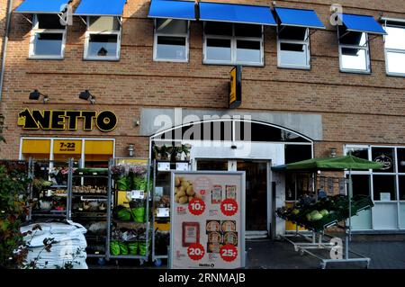 Copenhagen/Danimarca /02 settembre 2023/netto negozio di alimentari color arcobaleno nella capitale danese. (Foto: Francis Joseph Dean/Dean Pictures) Foto Stock