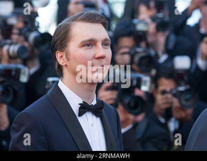 170519 -- CANNES FRANCIA, 19 maggio 2017 -- l'attore statunitense Paul Dano posa sul tappeto rosso per la proiezione del film Okja in concorso al 70° Festival internazionale del cinema di Cannes, in Francia, il 19 maggio 2017. FRANCIA-CANNES-INTERNATIONAL FILM FESTIVAL-OKJA XUXJINQUAN PUBLICATIONXNOTXINXCHN Foto Stock