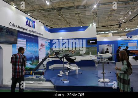 (170521) -- MINSK, 21 maggio 2017 -- Drones of China Aerospace Long-March International Company sono esposti durante l'ottava esposizione militare internazionale MILEX-2017 a Minsk, Bielorussia, 20 maggio 2017. ) (hy) BELARUS-MINSK-MILITARY-EXHIBITION WeixZhongjie PUBLICATIONxNOTxINxCHN Minsk 21 maggio 2017 i droni della China Aerospace Long March International Company sono esposti durante l'8a esposizione militare internazionale MILEX 2017 a Minsk Bielorussia 20 maggio 2017 Hy Belarus Minsk Military Exhibition PUBLICATIONxNOTxINxCHN Foto Stock