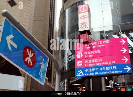 (170602) - HONG KONG, 2 giugno 2017 -- segni sono visti a Hong Kong, Cina meridionale, 30 maggio 2017. Hong Kong ha costruito vari tipi di strutture e allestito installazioni per la comodità della vita delle persone. Il 1° luglio 2017 ricorre il 20° anniversario del ritorno di Hong Kong nella madrepatria. (zhs) CHINA-HONG KONG-RETURN ANNIVERSARY (CN) LixPeng PUBLICATIONxNOTxINxCHN Hong Kong 2 giugno 2017 Signs are Lakes in Hong Kong South China maggio 30 2017 Hong Kong ha costruito vari tipi di strutture e allestito installazioni per la comodità della vita delle celebrità 1° luglio 2017 segna il 20° anniversario di Foto Stock