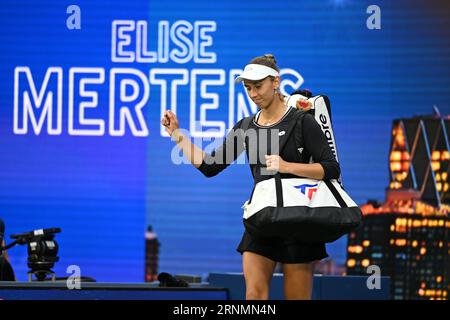 New York, Stati Uniti. 1 settembre 2023. La belga Elise Mertens se ne va dopo aver perso una partita di tennis tra il belga Mertens e l'americano Gauff, nel secondo turno del Singles femminile al torneo US Open Grand Slam 2023 a New York City, USA, venerdì 01 settembre 2023. BELGA PHOTO TONY BEHAR Credit: Belga News Agency/Alamy Live News Foto Stock