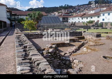 Cusco, Perù - 5 dicembre 2022: Sito archeologico di Kusicancha, rovine Inca Foto Stock