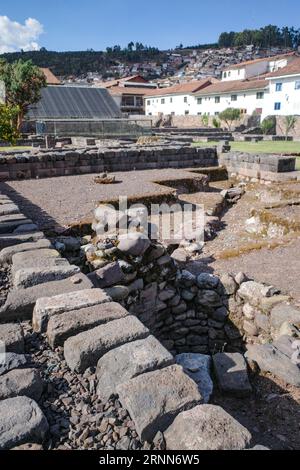 Cusco, Perù - 5 dicembre 2022: Sito archeologico di Kusicancha, rovine Inca Foto Stock