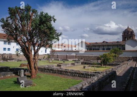 Cusco, Perù - 5 dicembre 2022: Sito archeologico di Kusicancha, rovine Inca Foto Stock