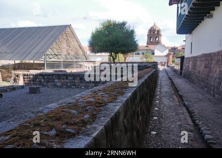 Cusco, Perù - 5 dicembre 2022: Sito archeologico di Kusicancha, rovine Inca Foto Stock