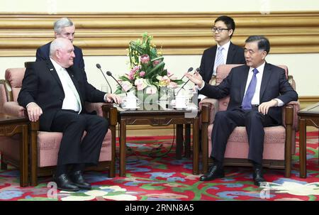 (170630) -- PECHINO, 30 giugno 2017 -- il Vice Premier cinese Wang Yang (R) incontra il Segretario dell'Agricoltura degli Stati Uniti Sonny Perdue a Pechino, capitale della Cina, 30 giugno 2017. ) (Zwx) CHINA-BEIJING-WANG YANG-U.S.-MEETING (CN) XiexHuanchi PUBLICATIONxNOTxINxCHN Pechino giugno 30 2017 il Vice Premier cinese Wang Yang r incontra il Segretario dell'Agricoltura degli Stati Uniti Sonny Perdue a Pechino capitale della Cina giugno 30 2017 zwx Cina Pechino Wang Yang riunione Degli Stati Uniti CN XiexHuanchi PUBLICATIONxNOTxINxCHN Foto Stock