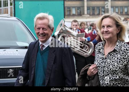 Gloucester, Glos, Regno Unito. 2 settembre 2023.. Ogni anno la gente di Gloucester eleggeva un sindaco aggiuntivo ma finto per celebrare il contributo di un cittadino alla città. Deputato locale Richard Graham (con). Crediti: JMF News/Alamy Live News Foto Stock