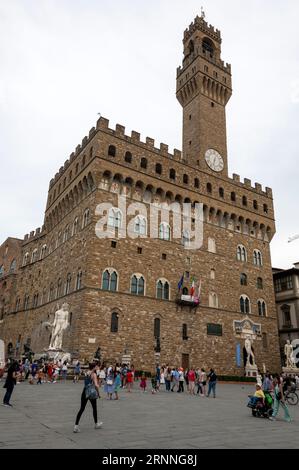 Il Municipio di Firenze del XIII secolo e il museo d'arte nel Palazzo Vecchio e la torre Arnolfo, (Torre di Arnolfo), in Piazza della Signoria Foto Stock